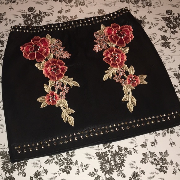 Romeo and Juliet Couture women’s skirt - Picture 4 of 8